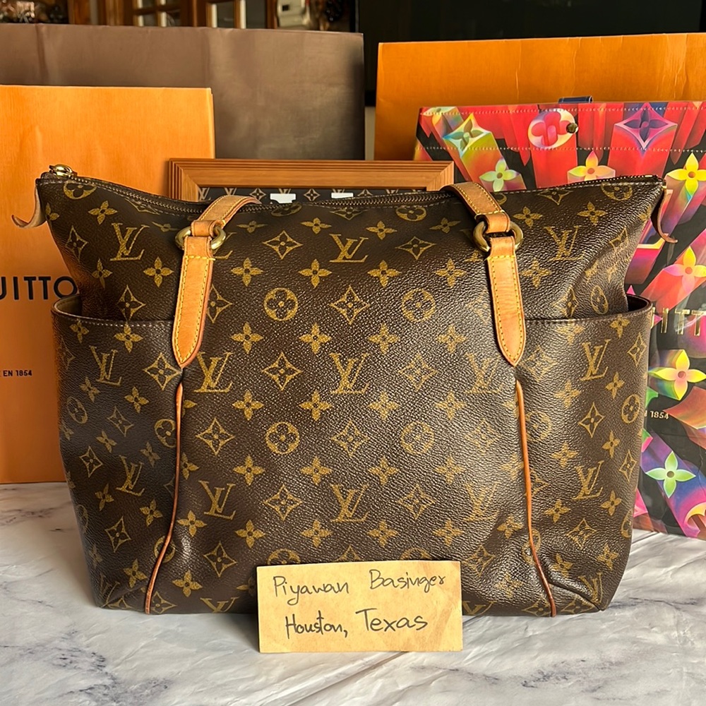 Authentic Louis Vuitton Totally MM